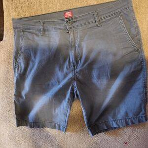 Levi's Men's Charcoal Flat Front Shorts